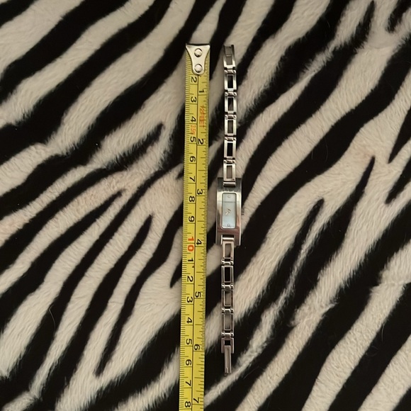 Gucci 3900L watch with light blue face - Picture 2 of 6